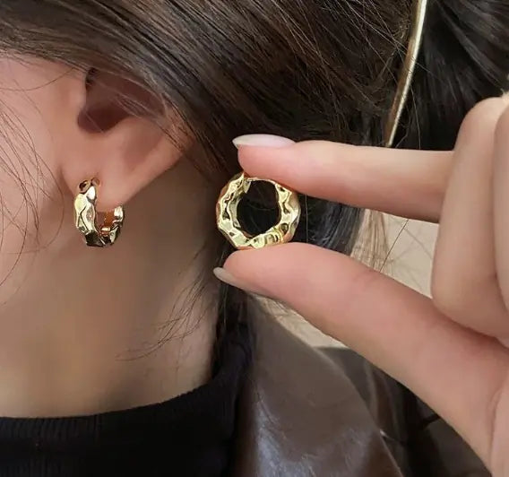 Minimalist Chic Jewelry